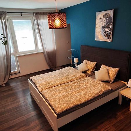 Apartman Dominika Apartment Rovinka Exterior foto