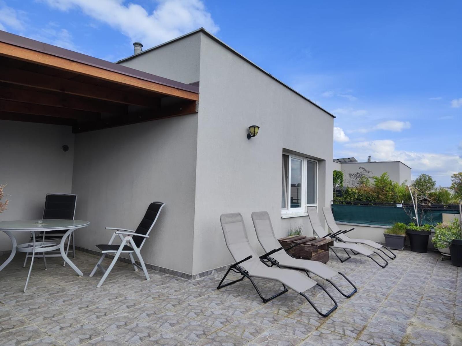 Apartman Dominika Apartment Rovinka Exterior foto